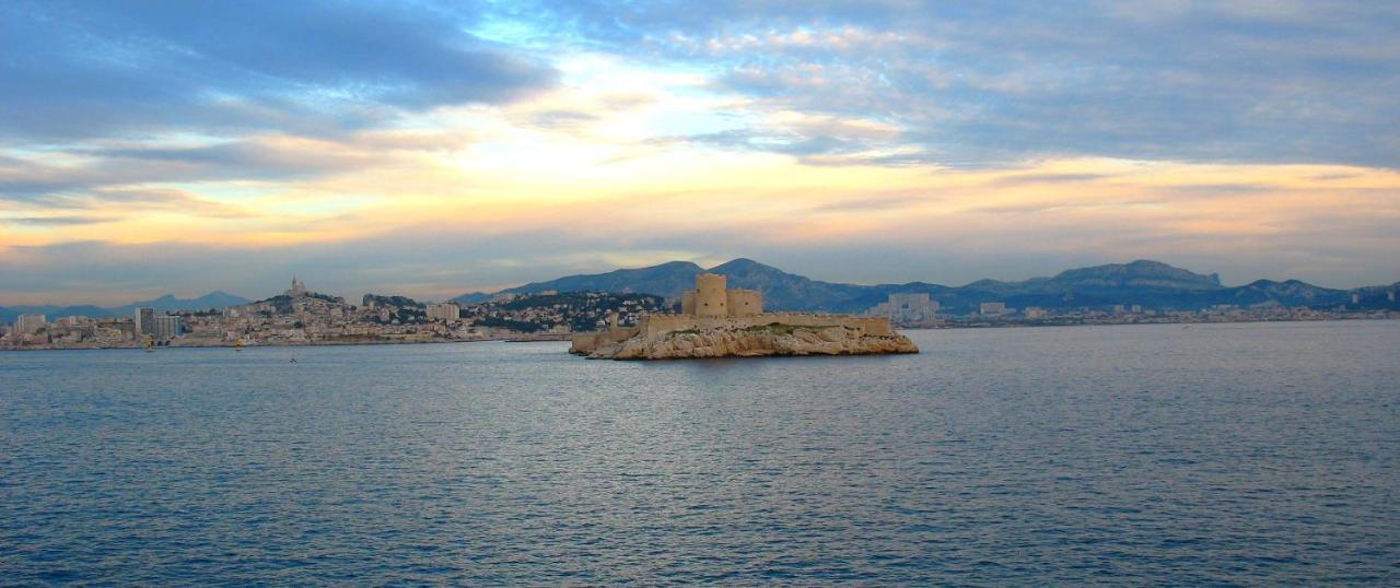 Les Pieds Dans L'Eau Sur L'Ile Du Frioul Apartment Marseille Bagian luar foto